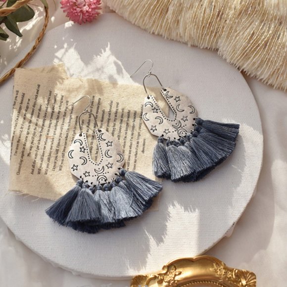 Moon and Star Crescent Tassels Earrings - Picture 4 of 12